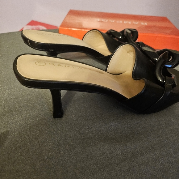 2 Prair of womens shoes worn 1time1 black 1 white like new.Needs new home. - Picture 2 of 11